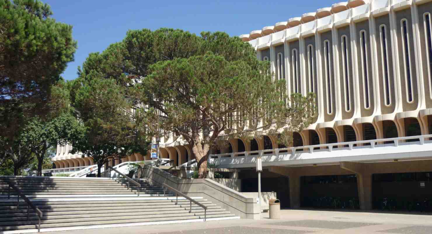 Langson Library, UC Irvine
